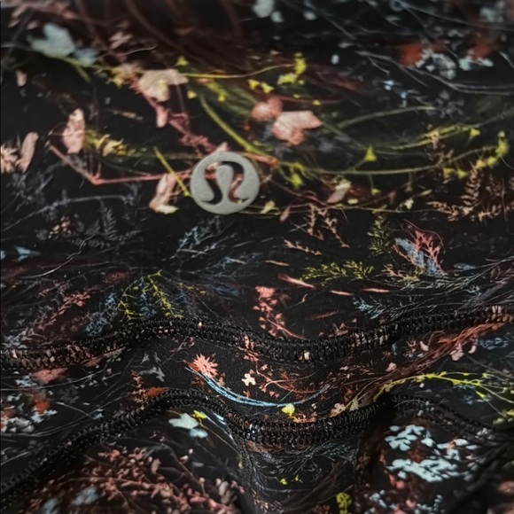 Colorful Patterned Leggings - Picture 2 of 4